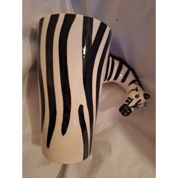 Vint~ZEBRA~3D~HEAD~Handle~LATTE~Tall~ANIMAL MUG~Hand Painted~BLACK&WHITE~Stripes - Picture 4 of 9